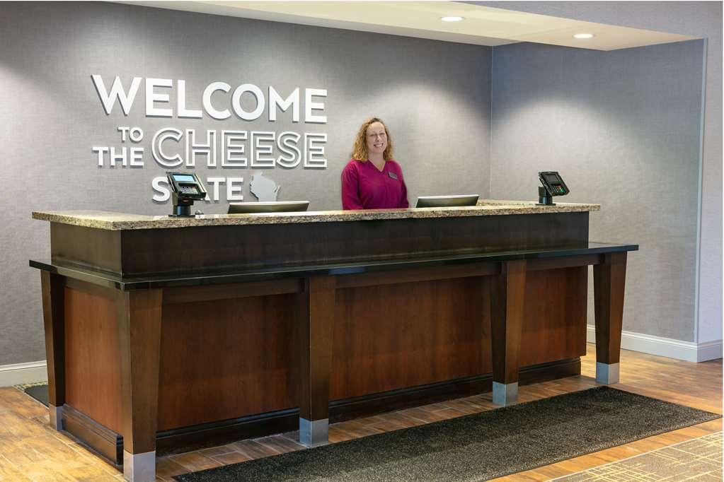 Hampton Inn & Suites Grafton Beltér fotó